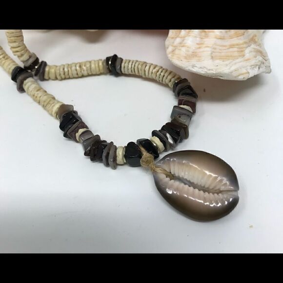 NWOT Puka and shell necklace, with brown stones. - Picture 5 of 5